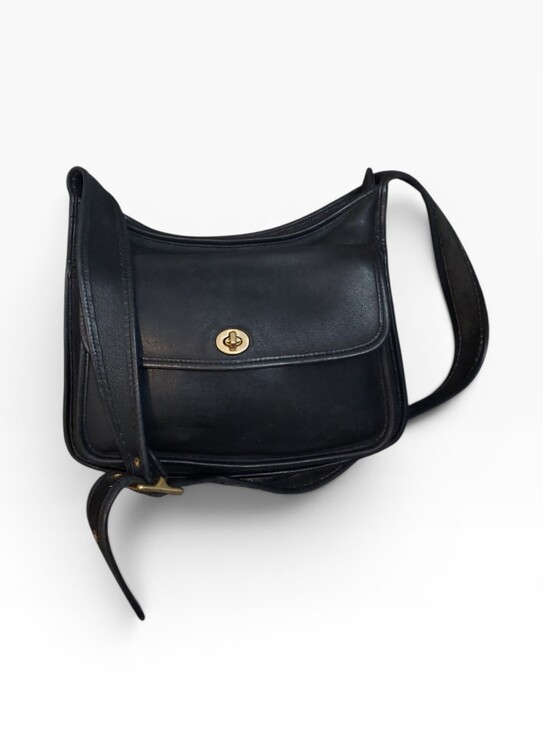 Coach Handbags - Coach Vintage Taft Leather Shoulder Bag W/ Brass HW  No. 9980 Great Condition